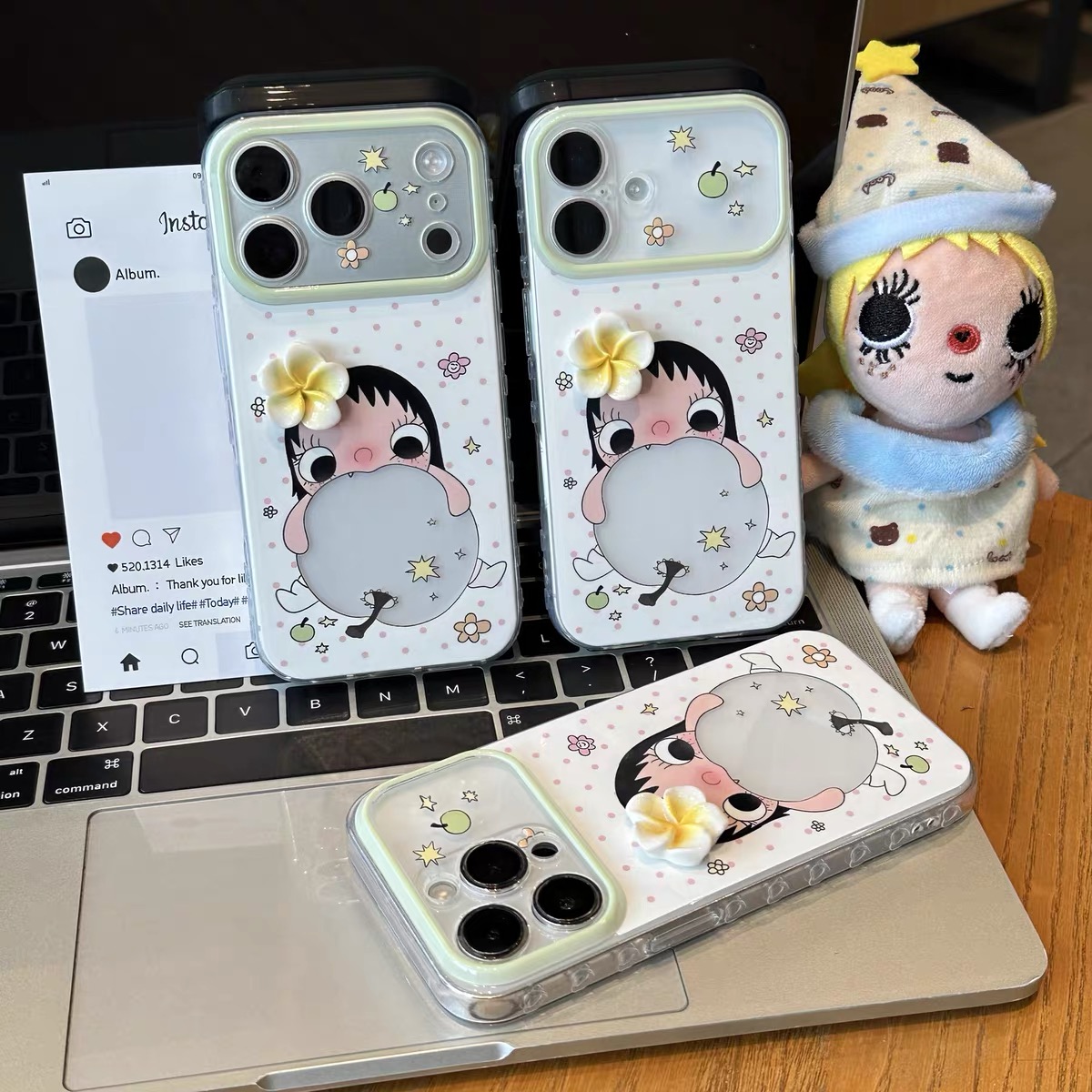 Ốp lưng cô bé ôm táo_O178 (Iphone, Huawei, Honor, OPPO, Vivo, Xiaomi & Redmi)