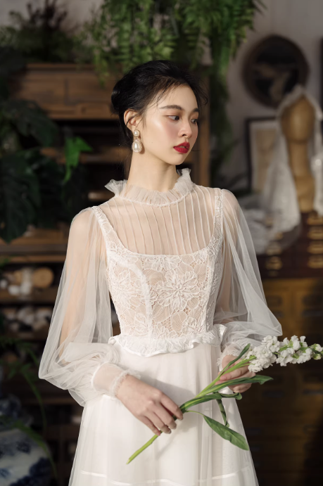 Váy cưới ren cổ cao dáng dài thanh lịch_I28