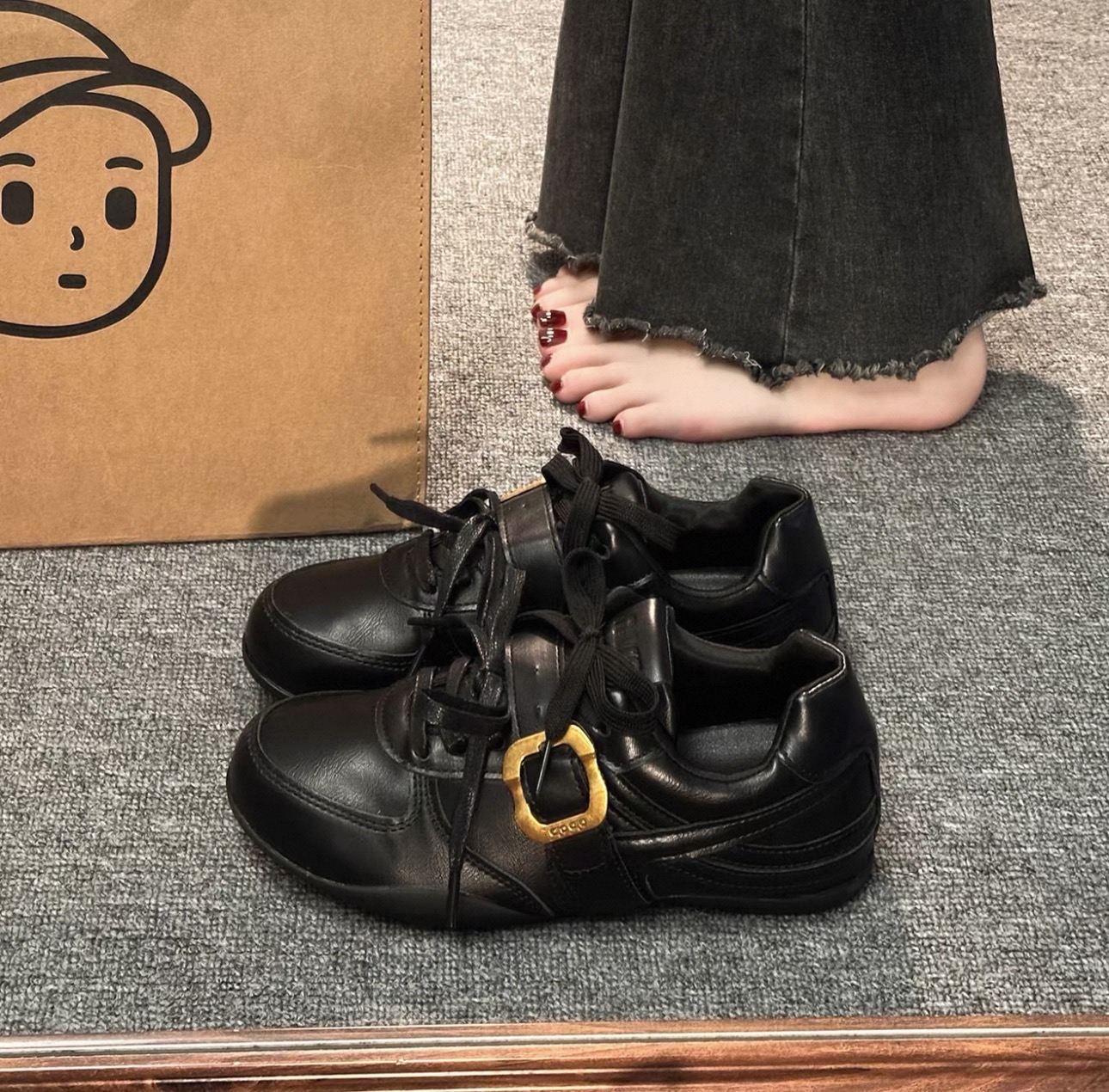 Giày sneaker nữ phối dây buộc khóa kim loại phong cách cá tính_S09
