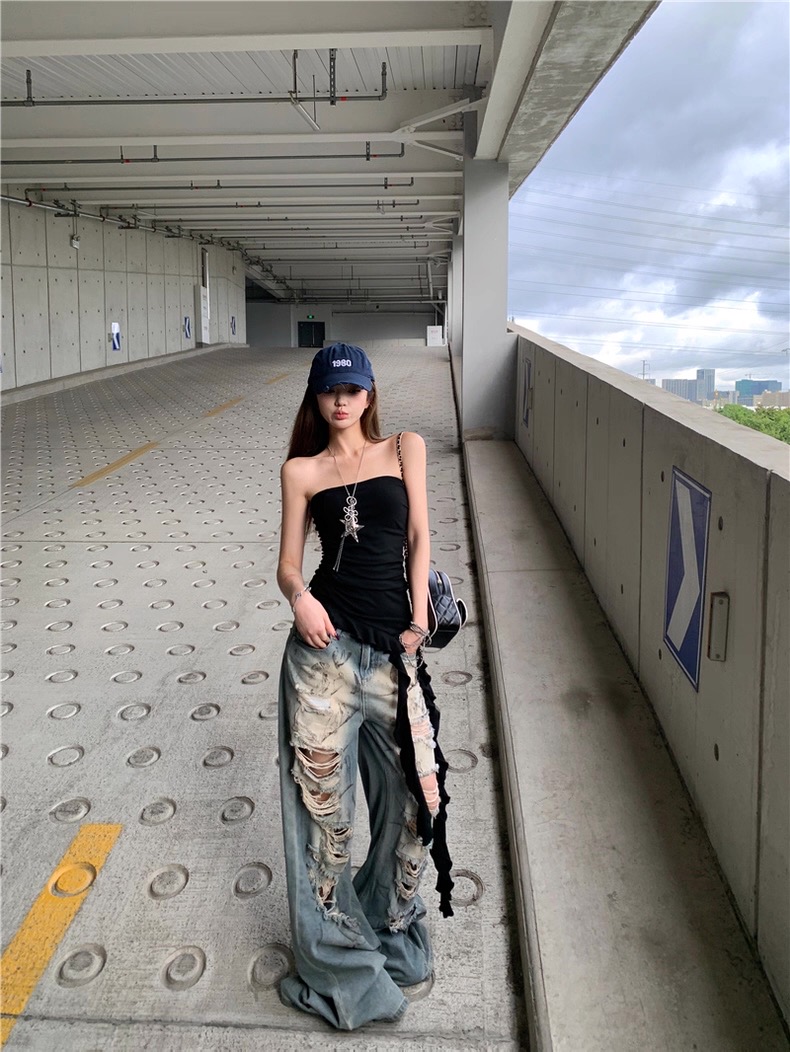 Áo quây ôm dáng phối quần jean rách phong cách streetwear_Q04