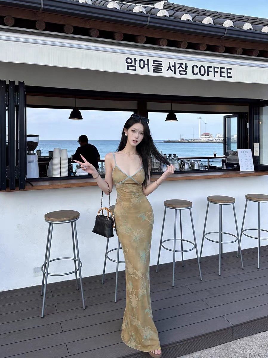Váy ôm dáng cổ chữ V_Y69