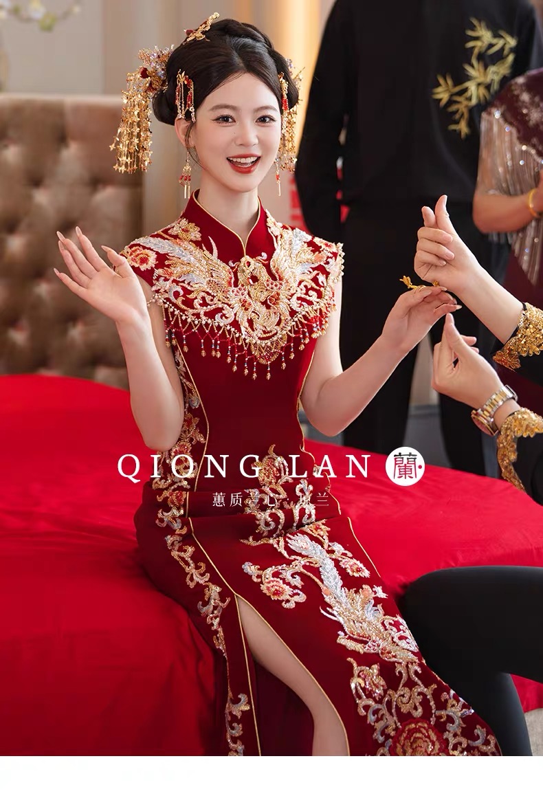 Sườn xám ôm dáng thêu hoa văn_I110