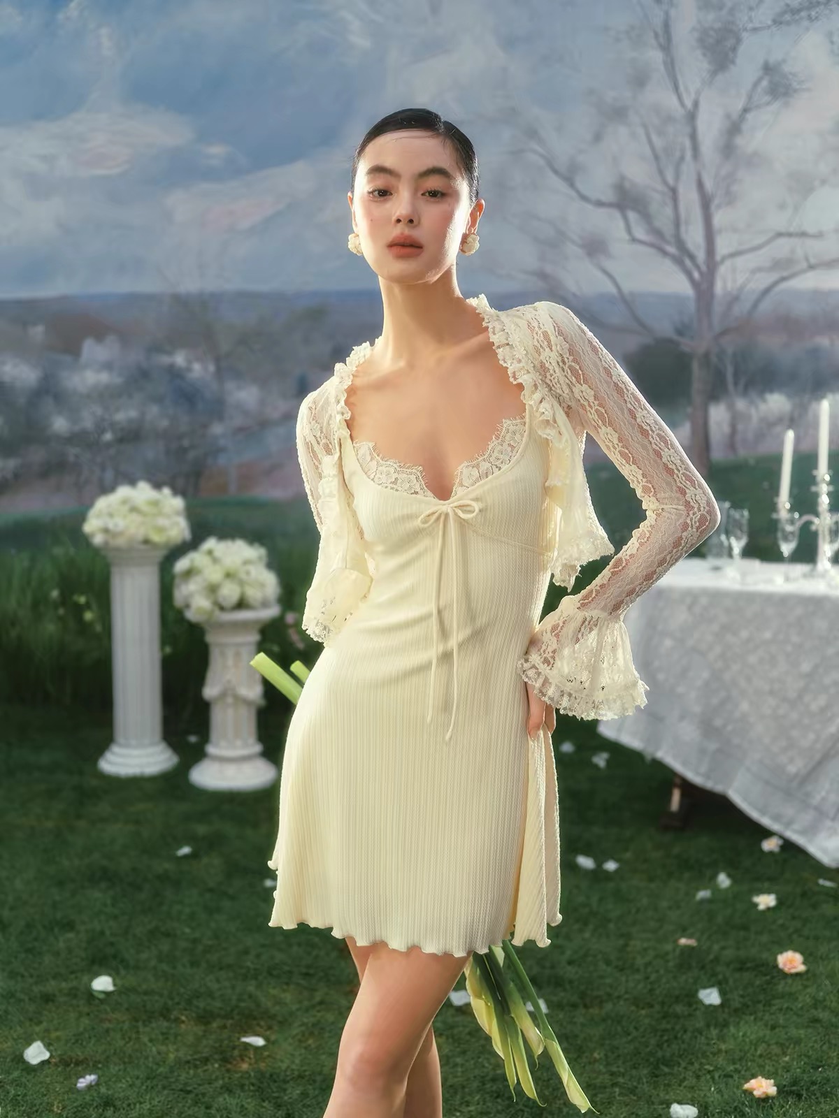 LaceMade váy hai dây dáng ngắn kèm áo khoác ren_V53