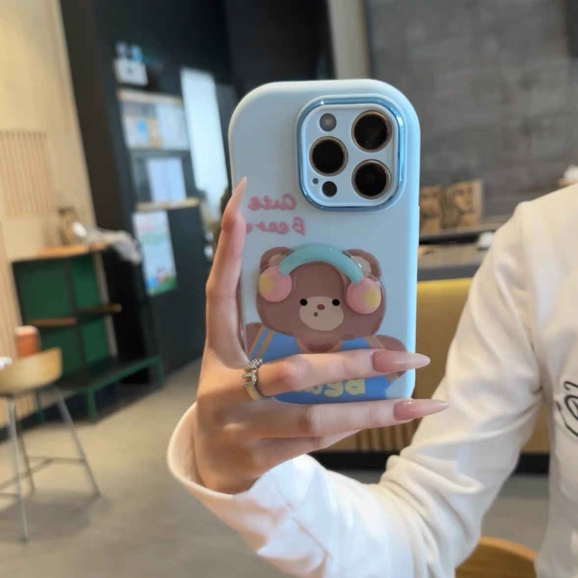 Ốp lưng gấu đeo tai nghe_O80 (Iphone, Huawei, Honor, OPPO, Vivo, Xiaomi & Redmi)