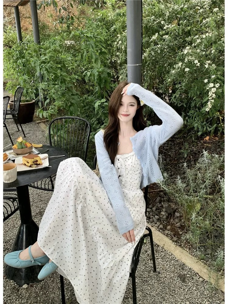 Đầm maxi hoa nhí phối áo cardigan len_V06