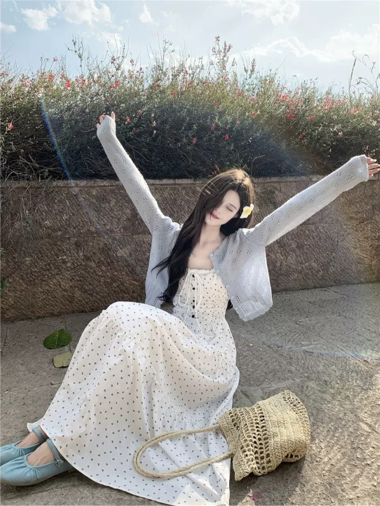 Đầm maxi hoa nhí phối áo cardigan len_V06