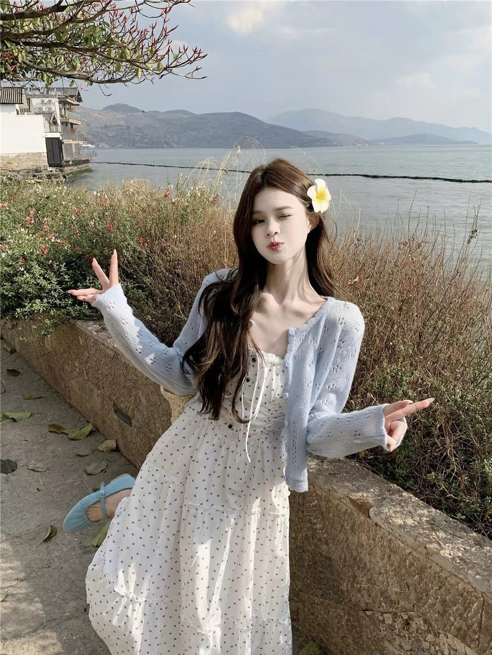 Đầm maxi hoa nhí phối áo cardigan len_V06