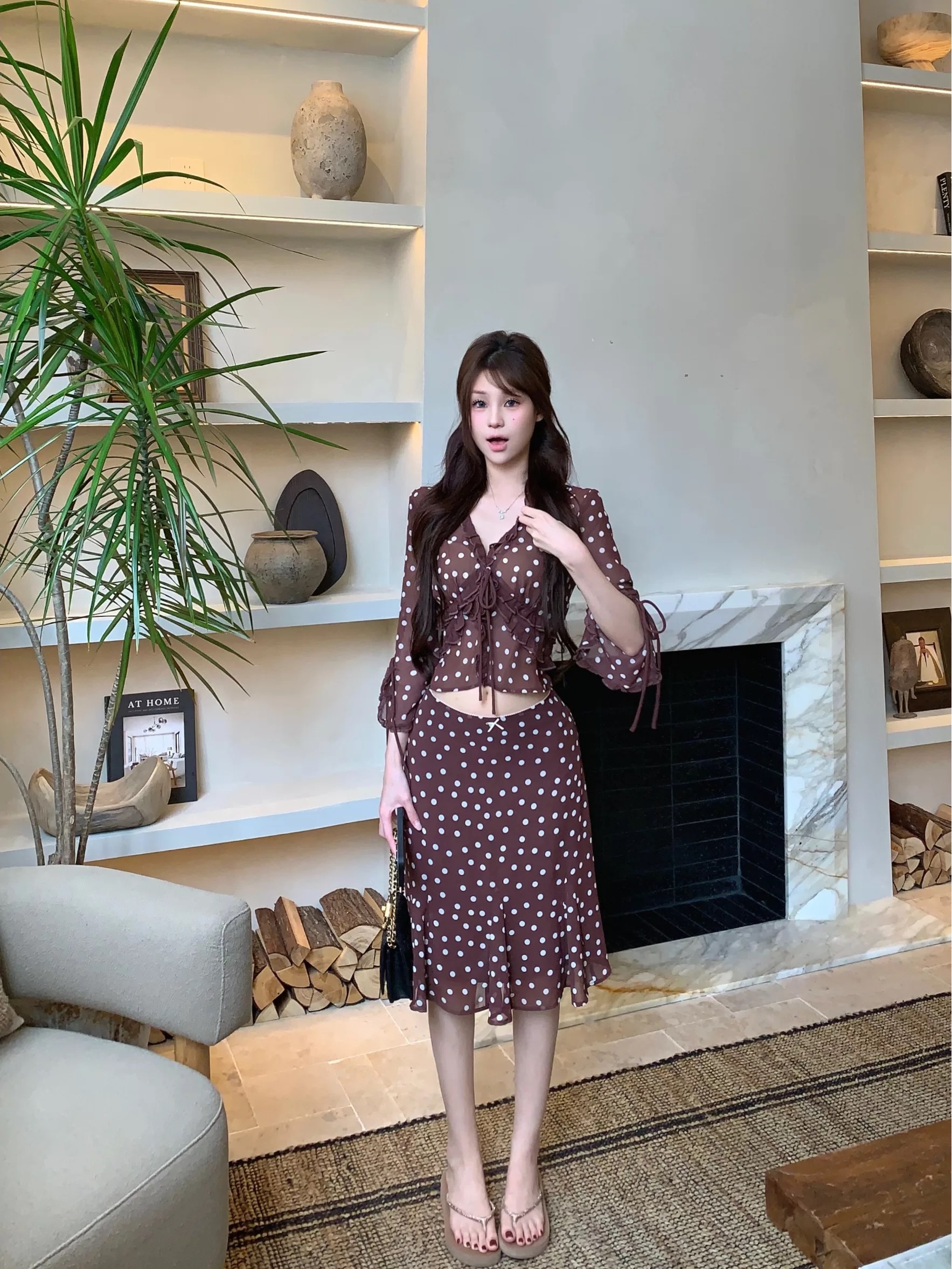 Áo chấm bi tay bồng phối chân váy midi nữ tính_V10