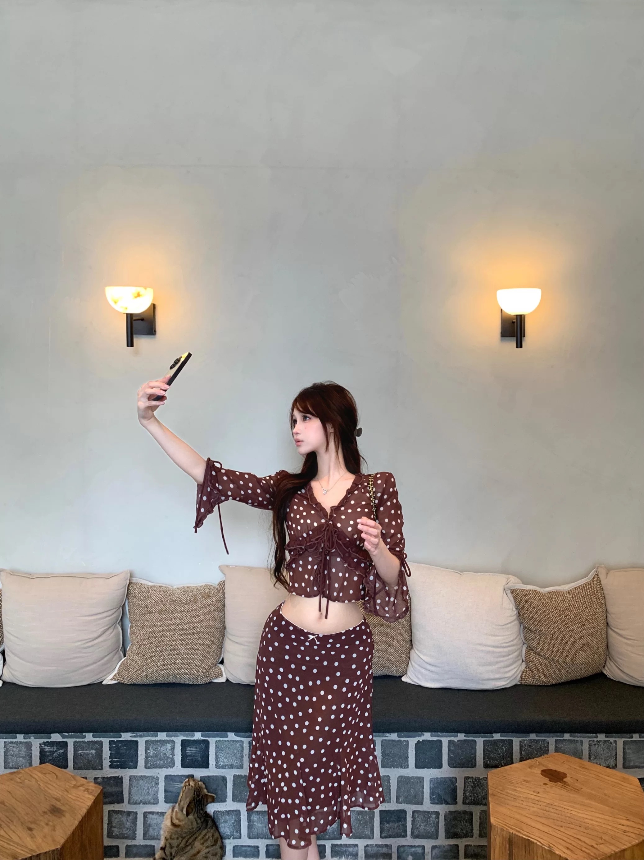 Áo chấm bi tay bồng phối chân váy midi nữ tính_V10