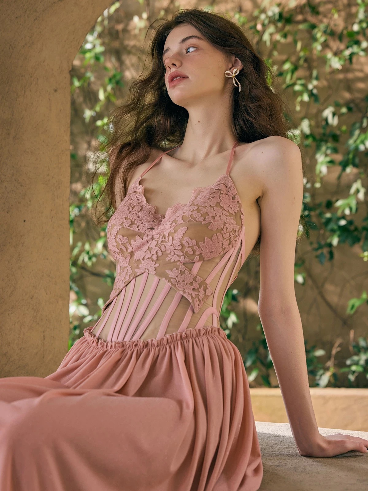 Lacemade váy ren hồng corset tiểu thư kèm áo khoác ren dáng dài_V35