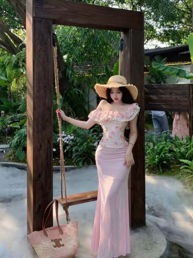 Áo hoa bẹt vai phối chân váy dài ôm_V49