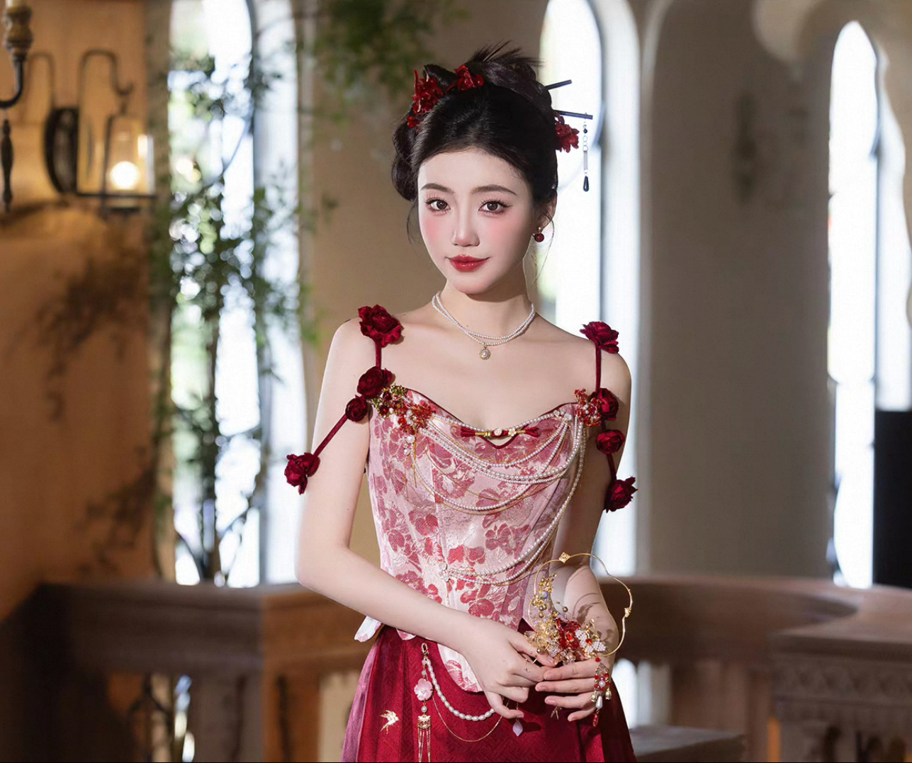 Váy cổ điển thêu hoa phối chuỗi trang trí_I46