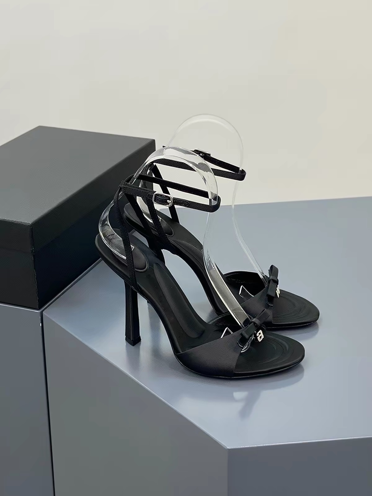 Giày sandal cao gót quai dây thanh mảnh_C02