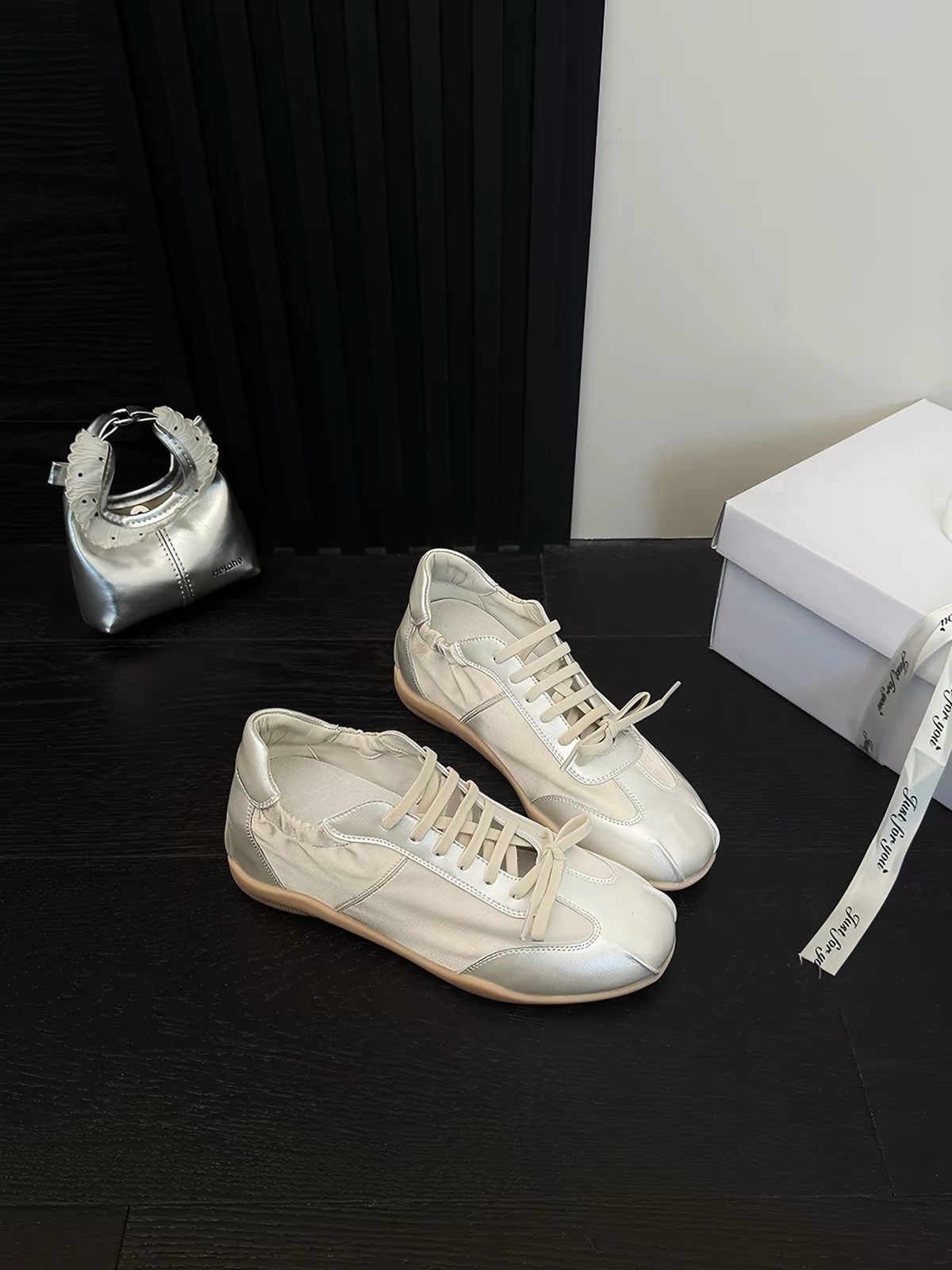 Giày sneaker dáng retro_S01