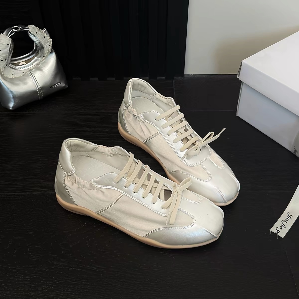 Giày sneaker dáng retro_S01