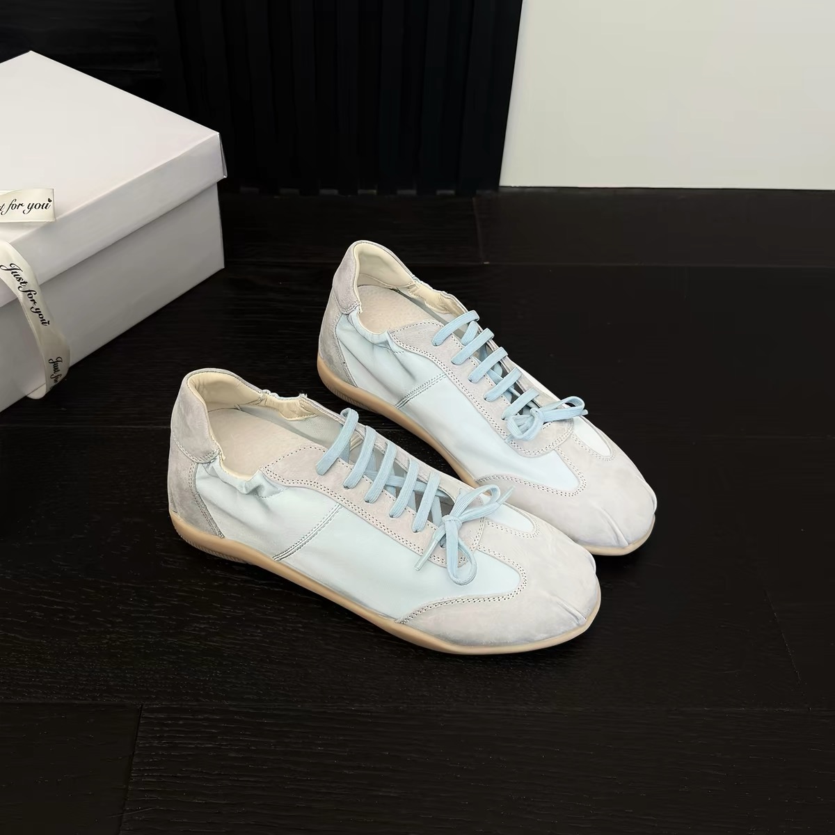 Giày sneaker dáng retro_S01