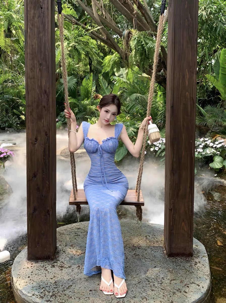 Đầm ren dáng dài ôm body_Y46