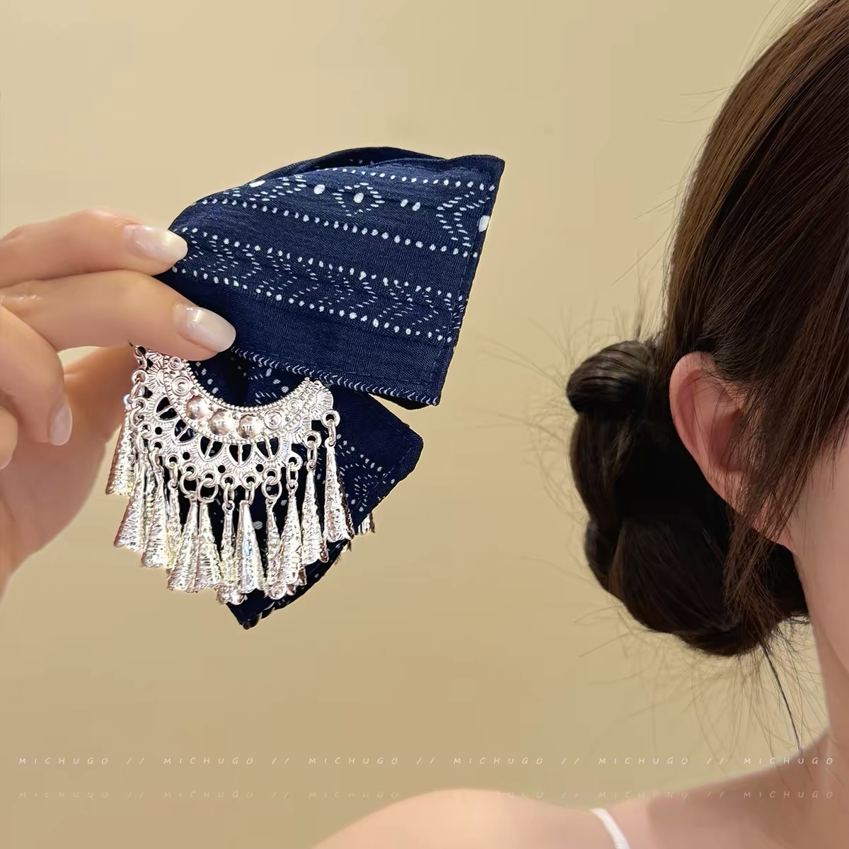 Kẹp tóc nơ lụa họa tiết cổ điển đính tua rua phong cách Trung Hoa_T16