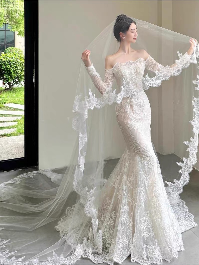Váy cưới ren đuôi cá vai ngang sang trọng_I01