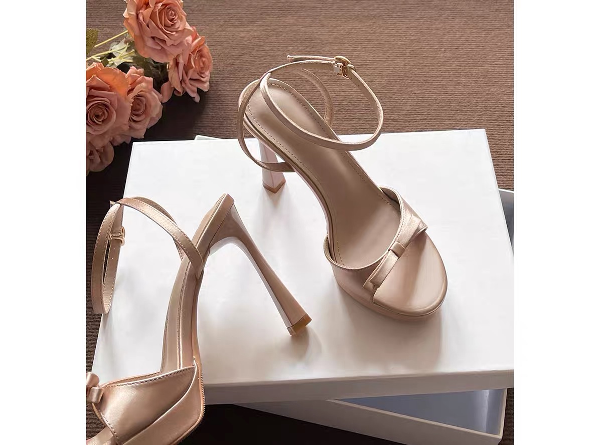 Giày sandal cao gót quai mảnh đế vuông đính nơ_D02