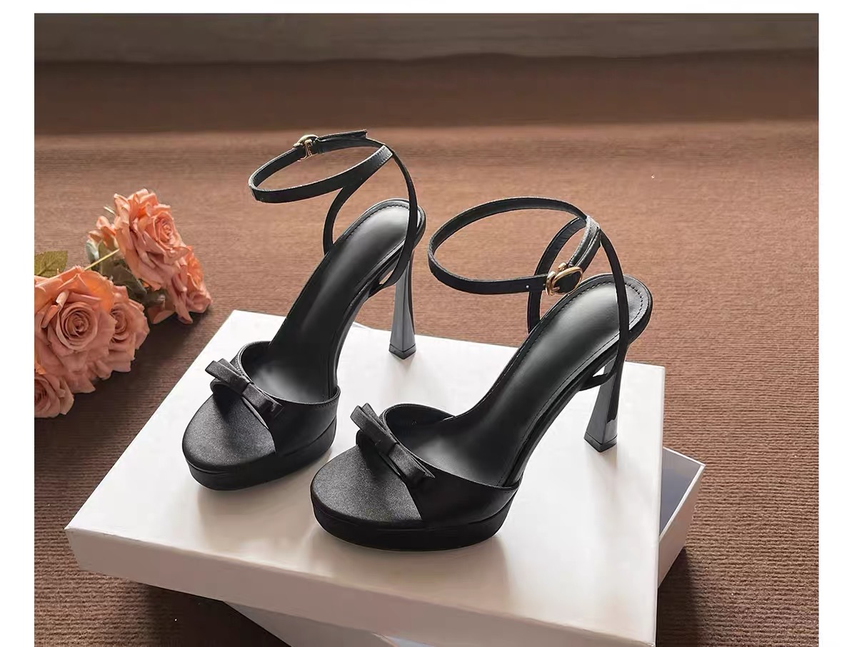 Giày sandal cao gót quai mảnh đế vuông đính nơ_D02