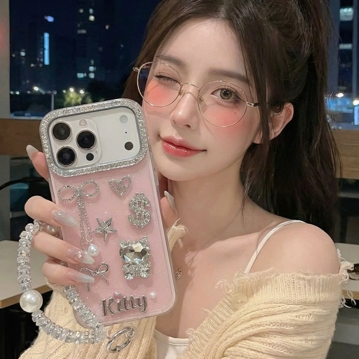 Ốp Lưng IPhone GLITTER QUEEN KITTY – Ốp Lưng Mèo Đính Đá Sang Trọng Có Dây Đeo