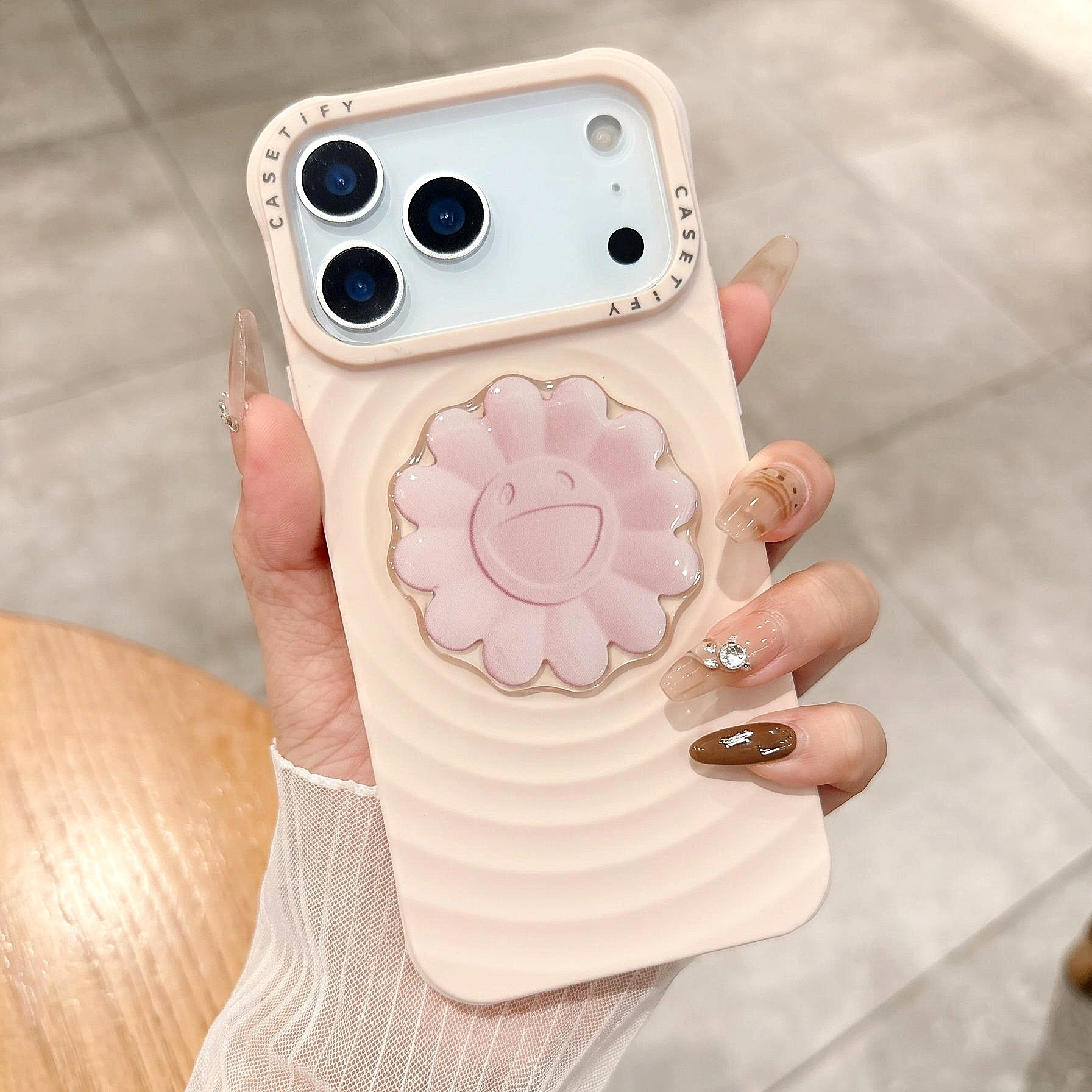 Ốp Lưng Iphone Vân Gợn Sóng Đính Charm Nổi 3D Hoa Mặt Cười Chống Sốc