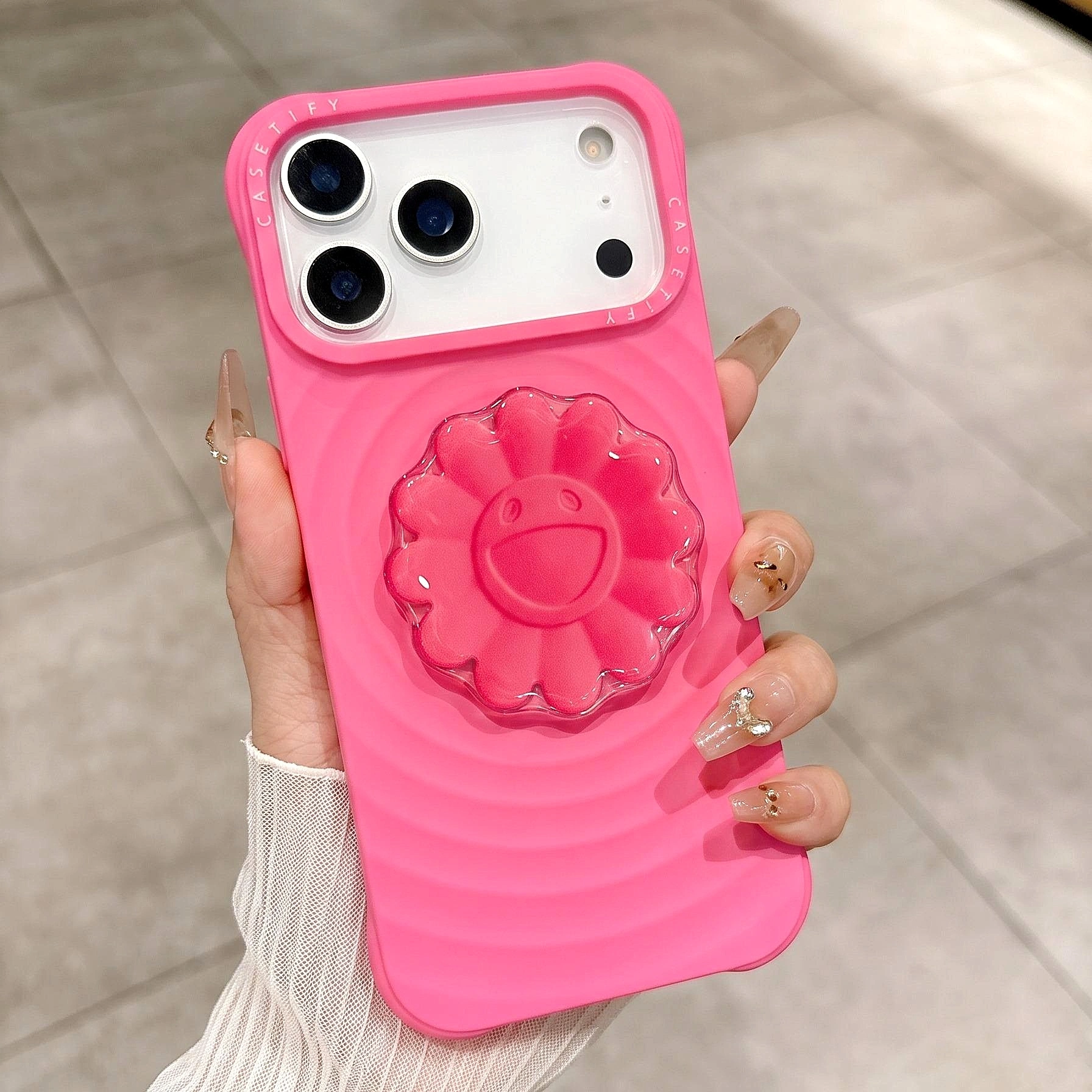 Ốp Lưng Iphone Vân Gợn Sóng Đính Charm Nổi 3D Hoa Mặt Cười Chống Sốc
