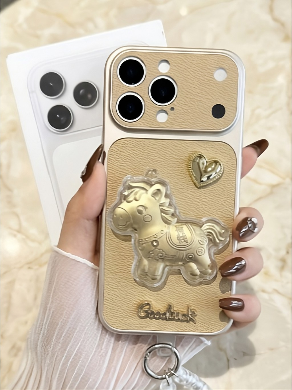 ✨ ỐP LƯNG IPHONE DA NGỰA VÀNG 