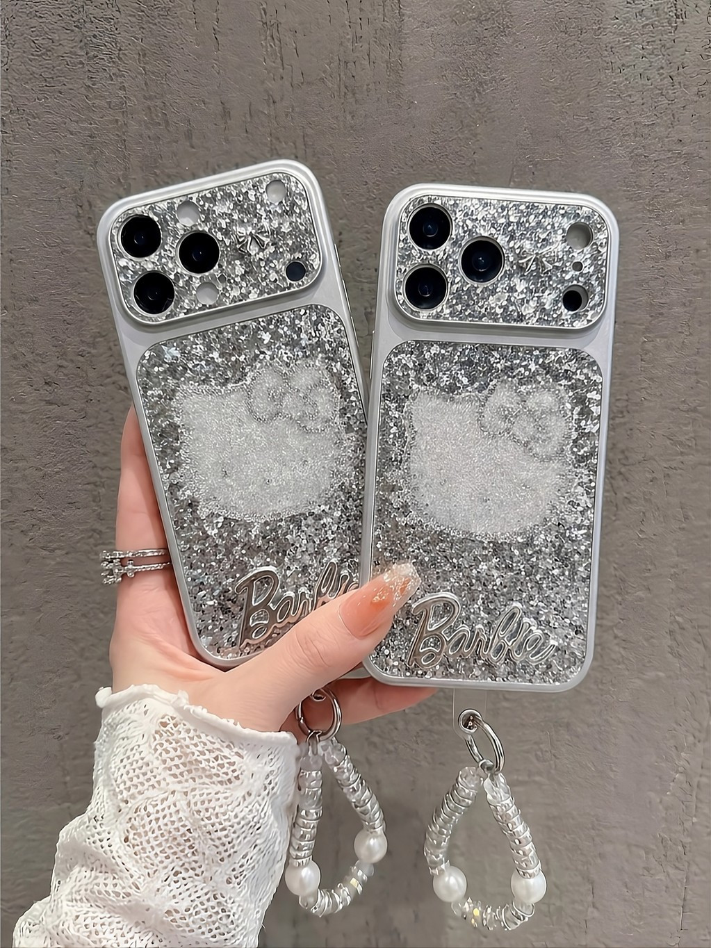 Ốp Lưng Iphone_Nhũ Lấp Lánh Đính Charm Hello Kitty _ mê case