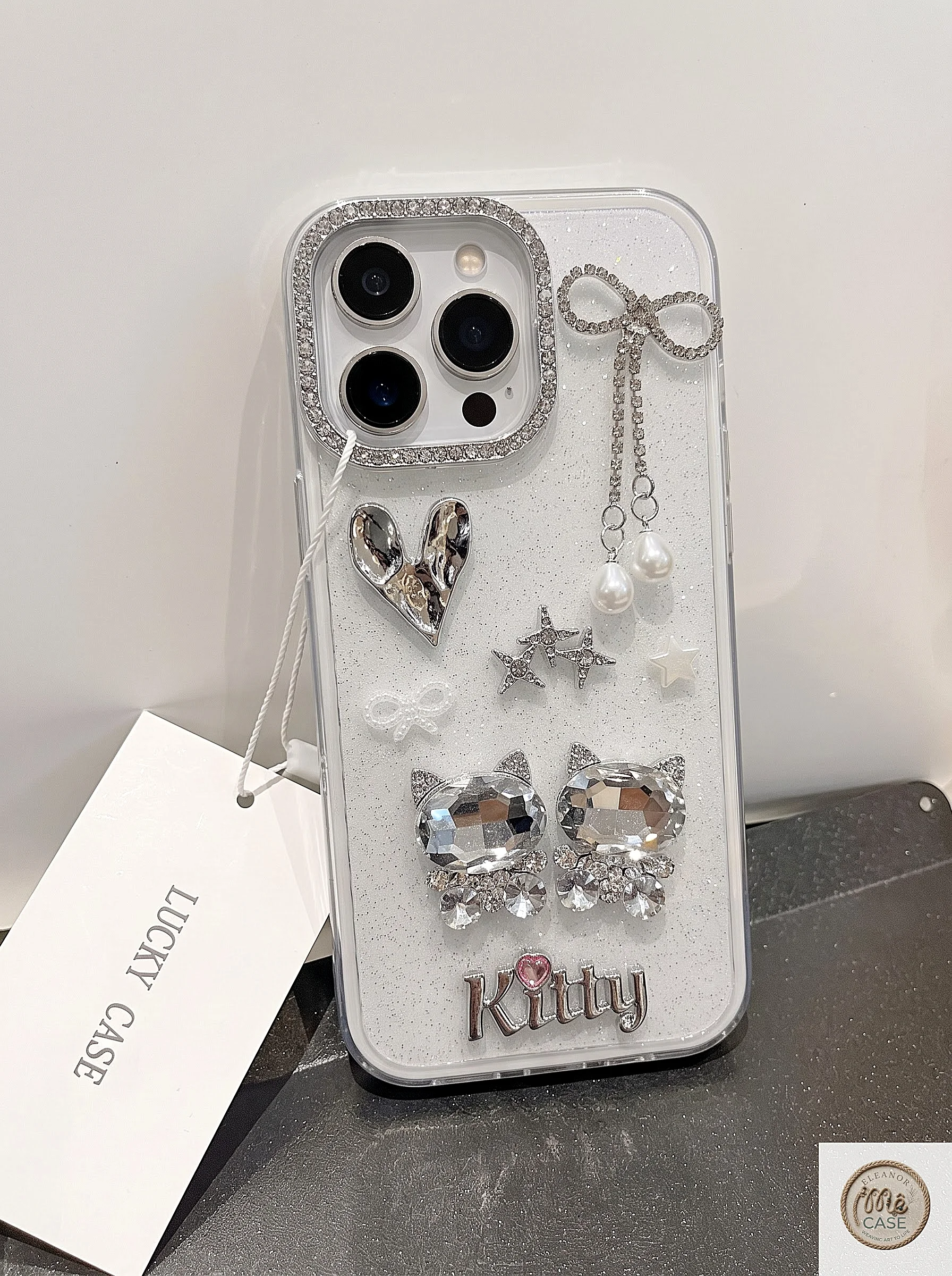 Ốp Lưng IPhone GLITTER QUEEN KITTY – Ốp Lưng Mèo Đính Đá Sang Trọng Có Dây Đeo
