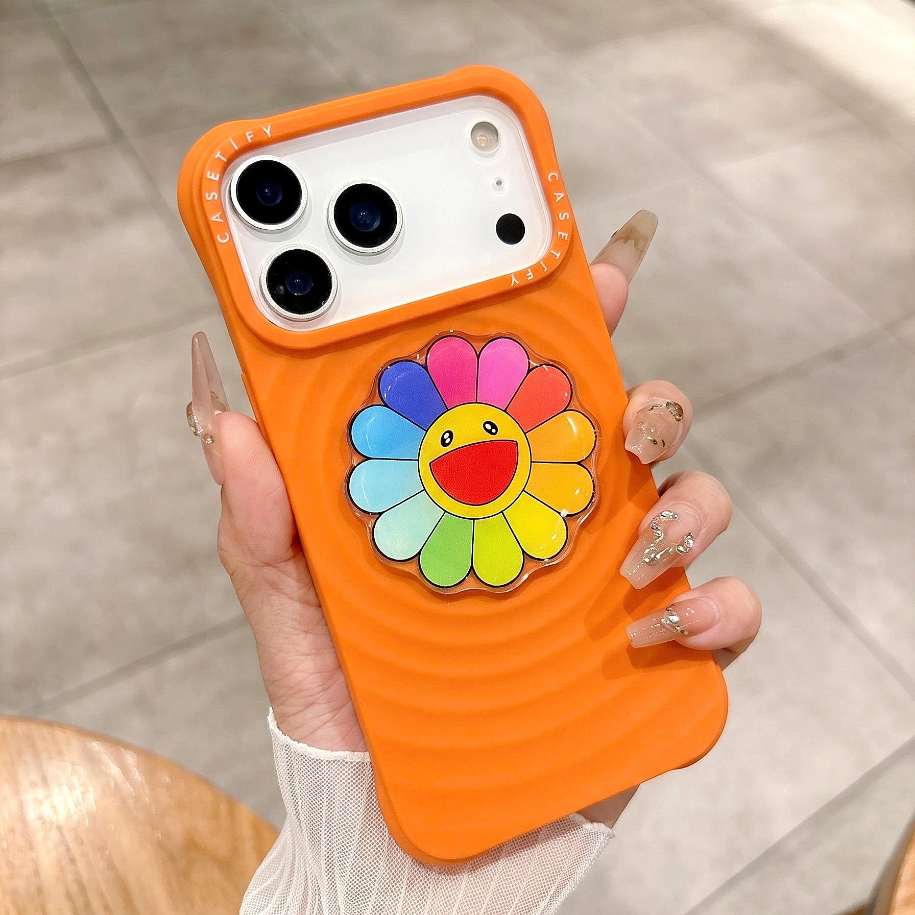 Ốp Lưng Iphone Vân Gợn Sóng Đính Charm Nổi 3D Hoa Mặt Cười Chống Sốc
