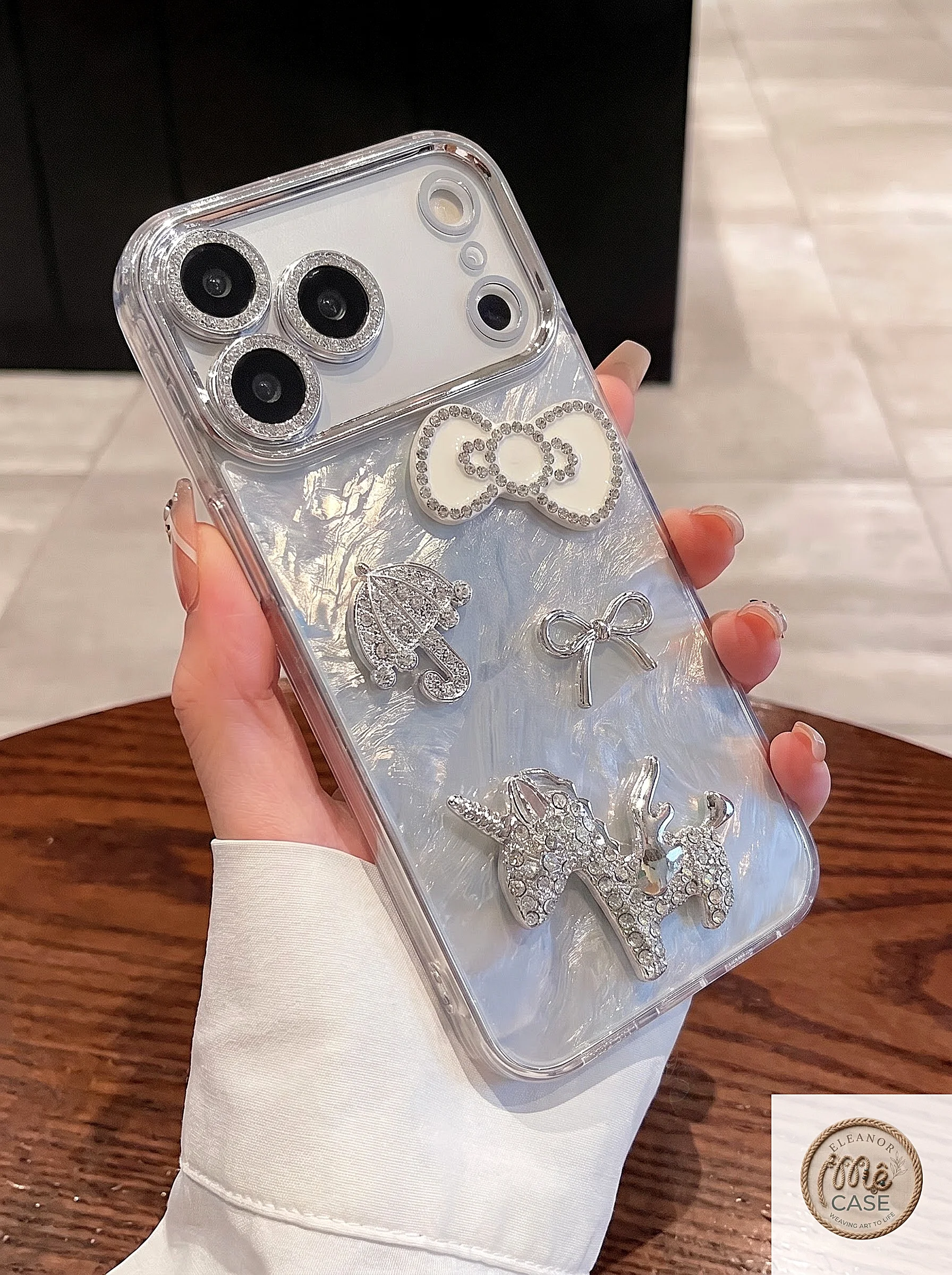 ỐP LƯNG IPHONE GẮN CHAMR BLING BLING UNICORN GALAXY – PHÉP MÀU LẤP LÁNH TRÊN ĐÔI TAY