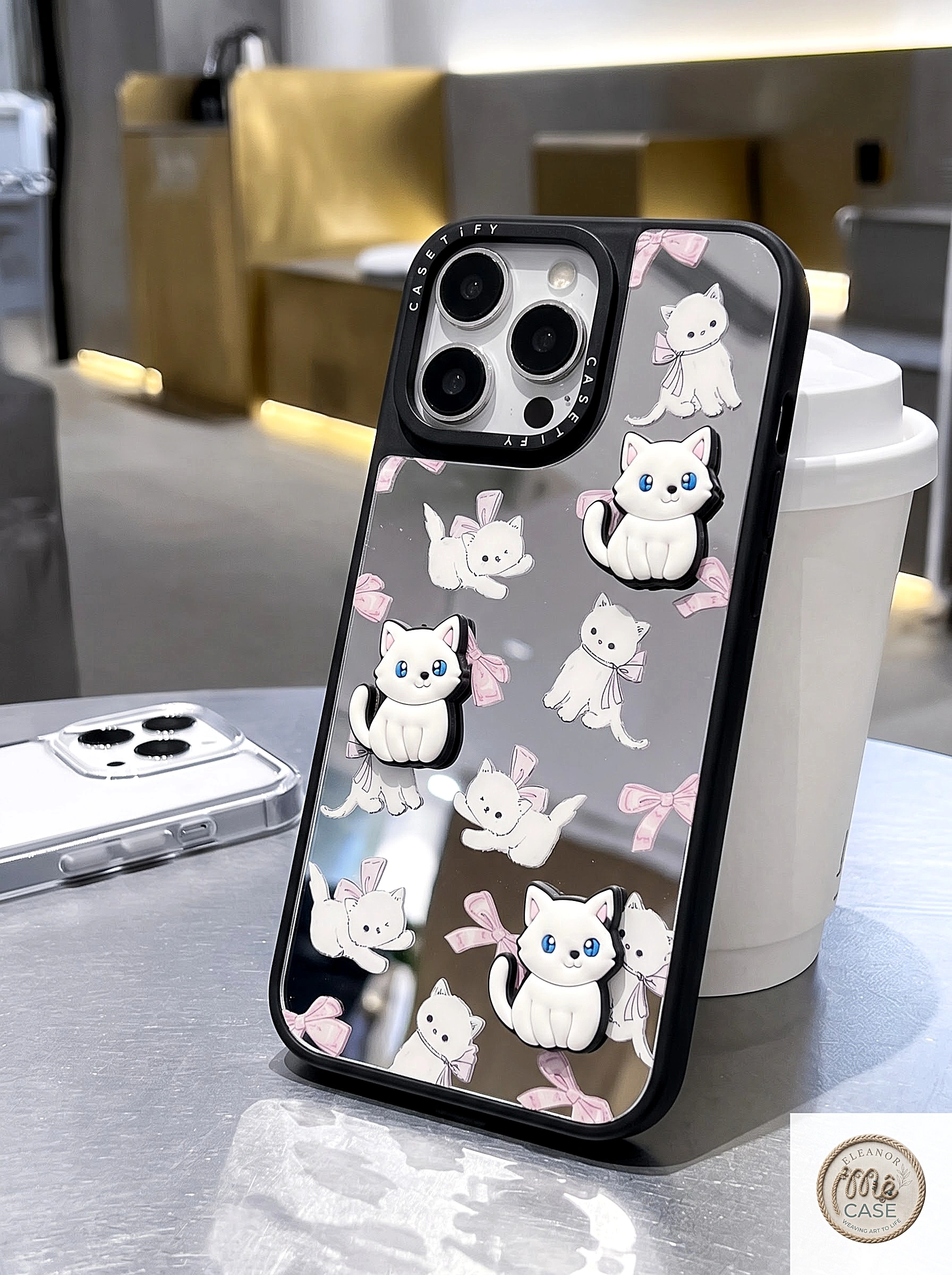 Ốp lưng iPhone tráng gương đính charm Mèo Trắng 3D nơ hồng kèm dây đeo ngọc trai