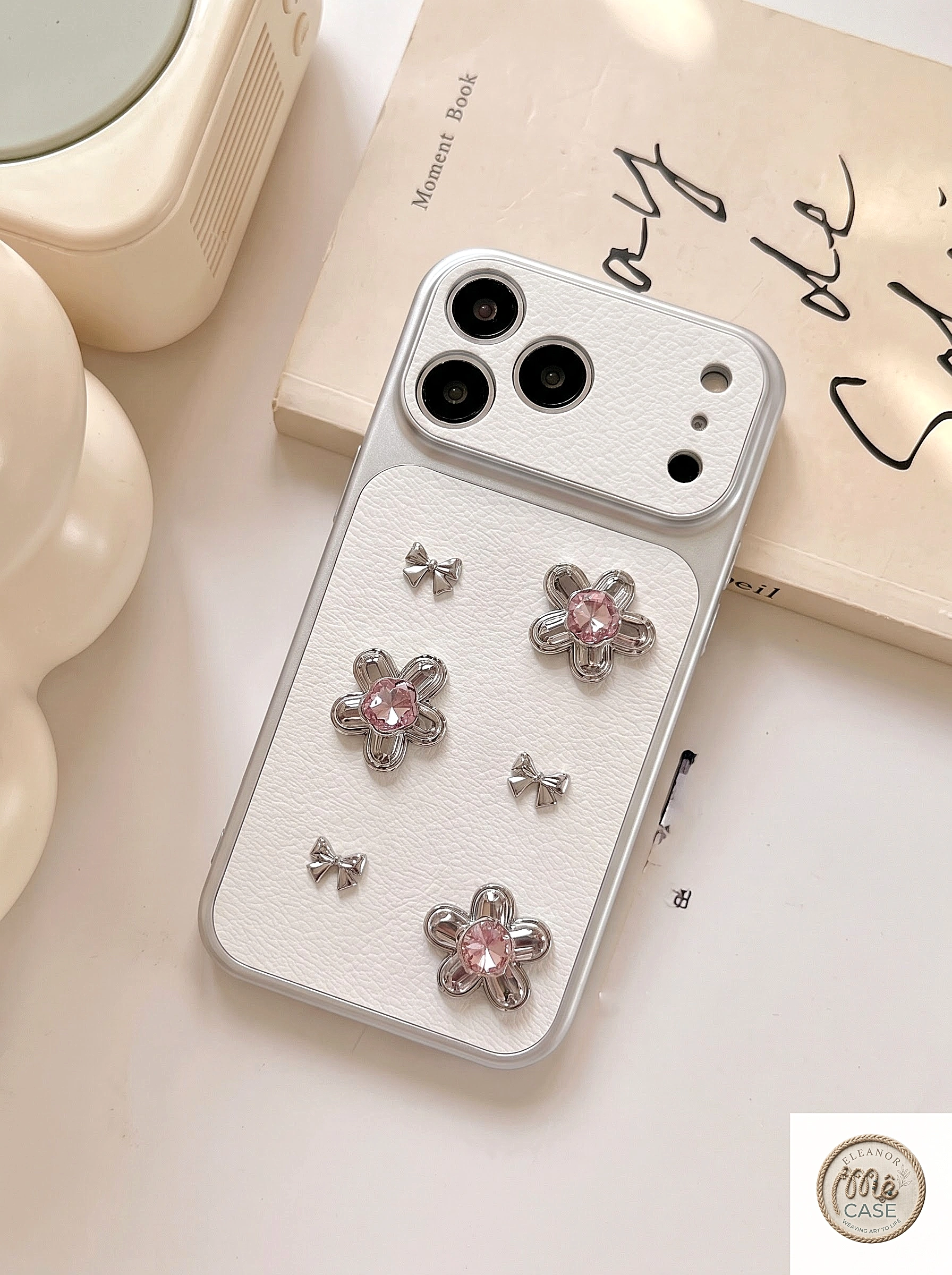 MÃ 87. Ốp Lưng iPhone Luxury Floral – Sự Giao Thoa Giữa Nghệ Thuật Đính Kết Và Phong Cách Quý Tộc