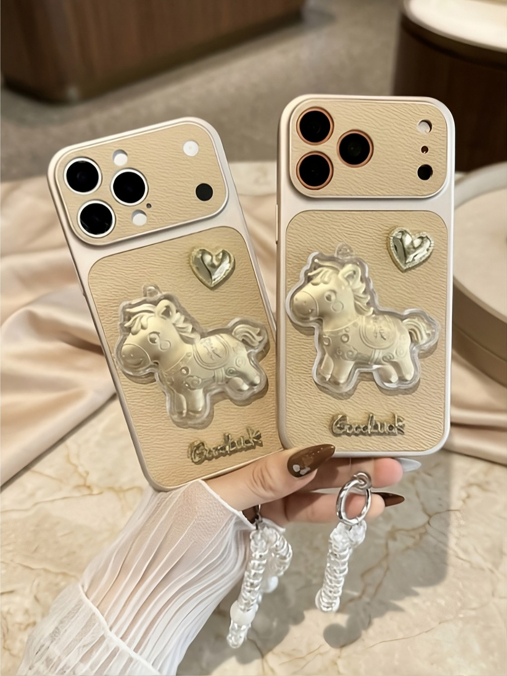 ✨ ỐP LƯNG IPHONE DA NGỰA VÀNG 