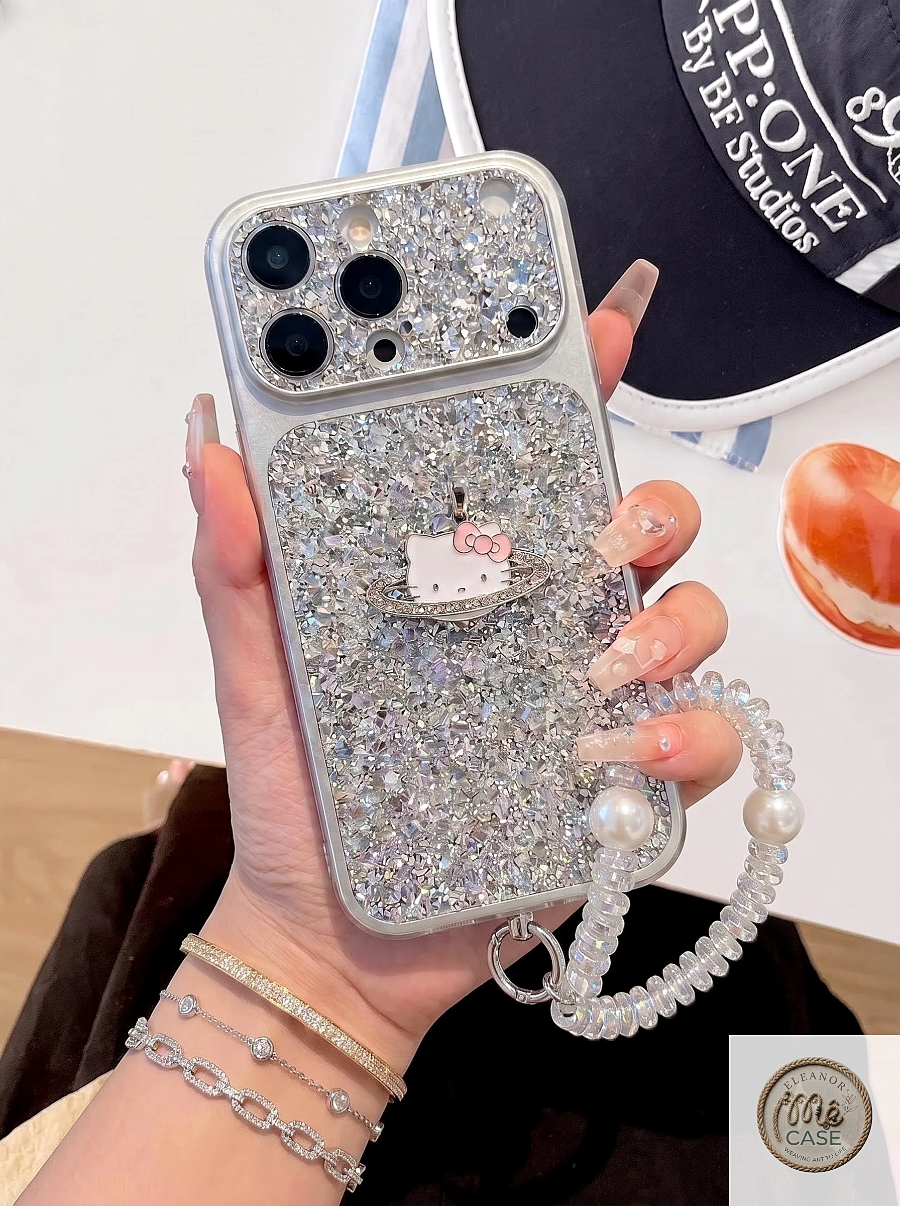 MÃ 124. Ốp Lưng iPhone Glitter Kitty - Sang Trọng và Cute