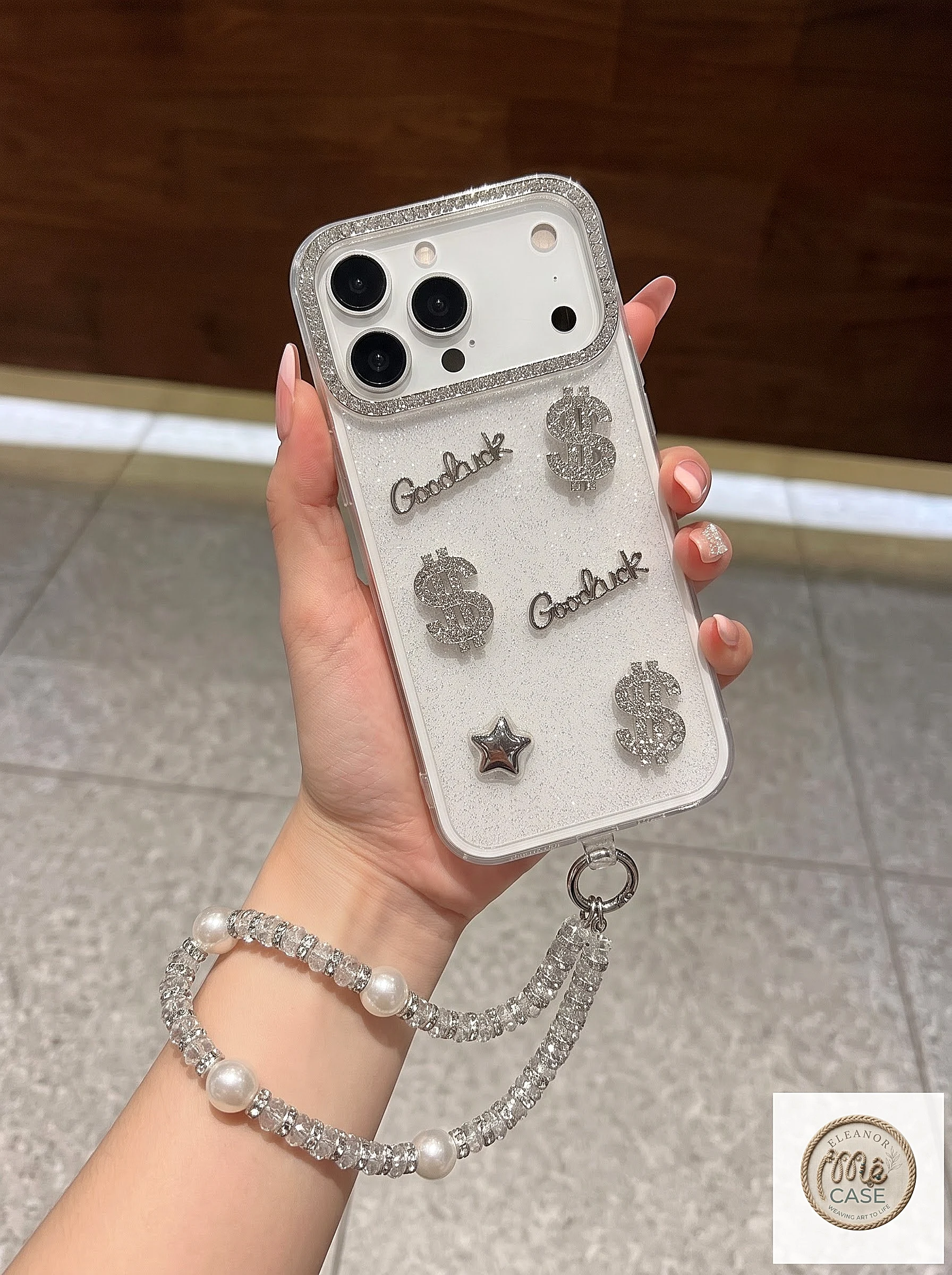 Ốp iPhone Luxury Đính Đá Kèm Dây Ngọc Trai
