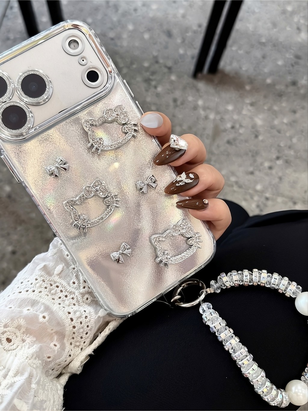 Ốp Lưng iPhone Silver Kitty - Dễ Thương Nhưng Phải Sang
