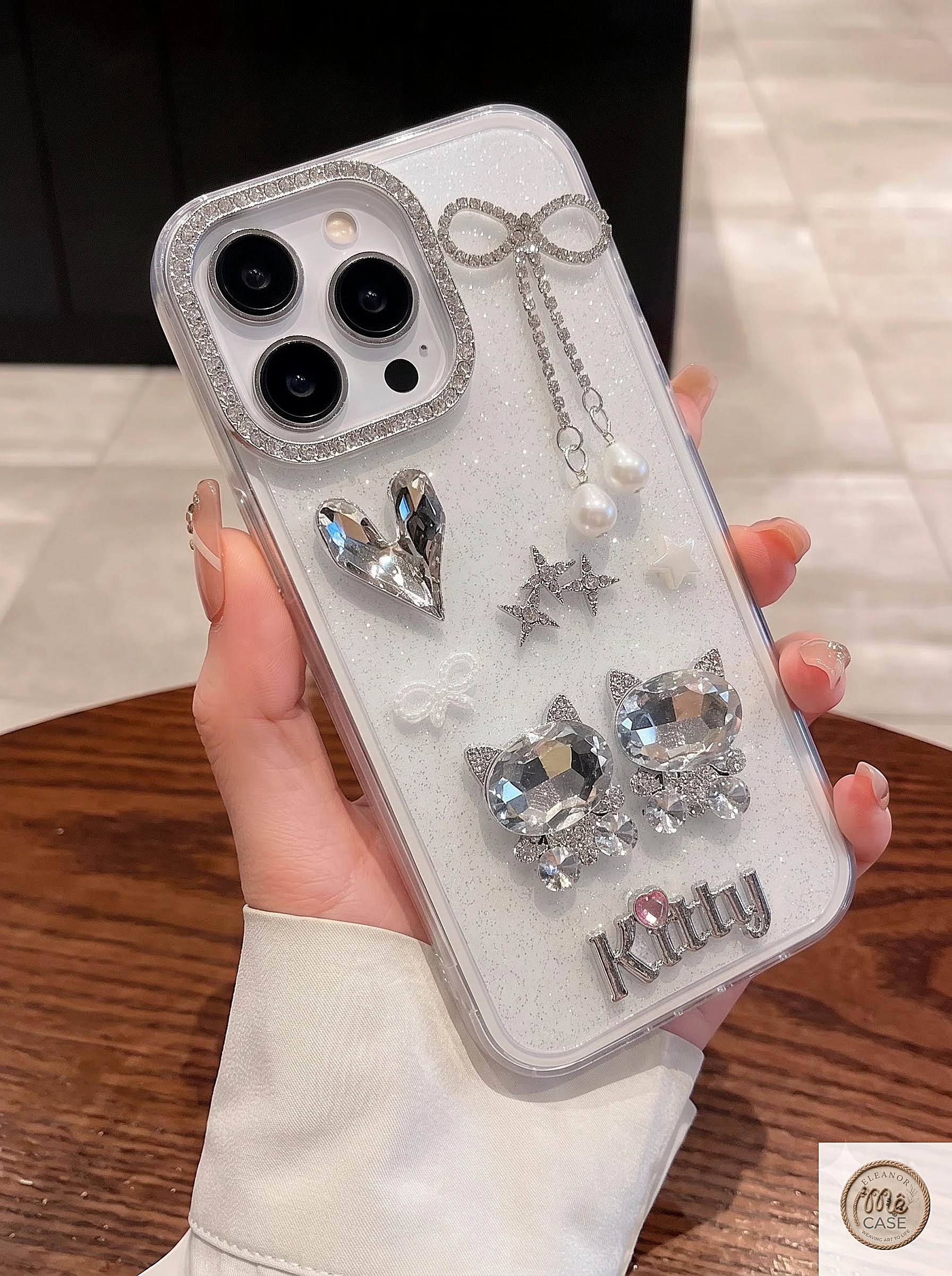 Ốp Lưng IPhone GLITTER QUEEN KITTY – Ốp Lưng Mèo Đính Đá Sang Trọng Có Dây Đeo