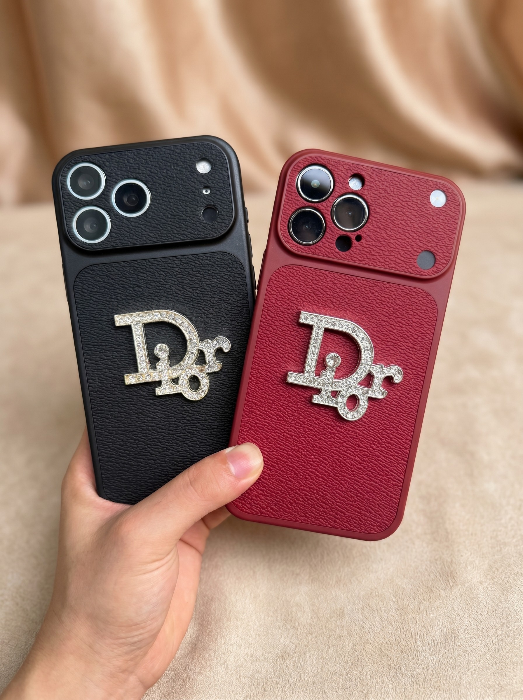 🌟 Ốp Lưng Da Nhám Cao Cấp Điểm Charm Chữ Dior Đính Đá Lấp Lánh