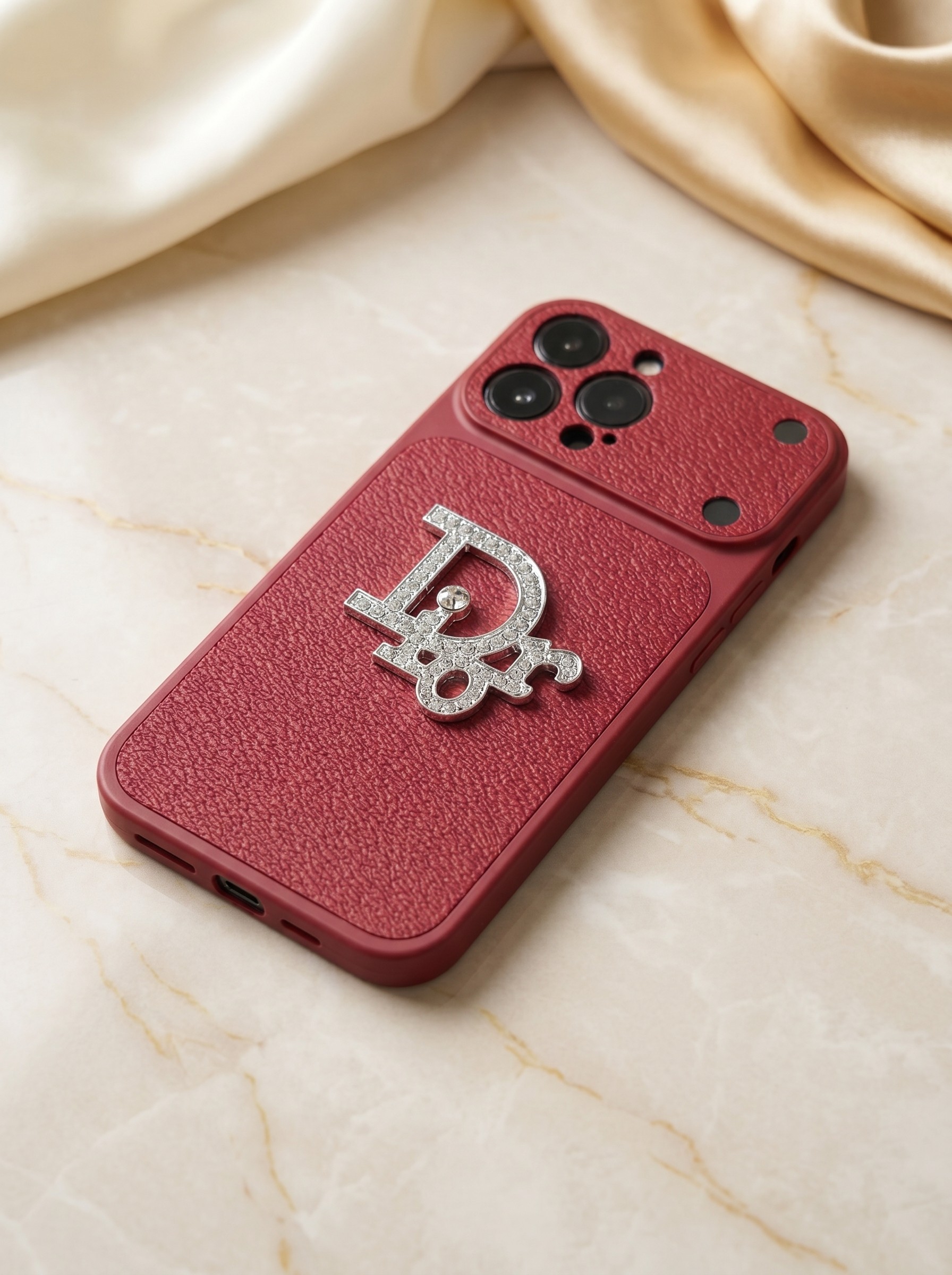 🌟 Ốp Lưng Da Nhám Cao Cấp Điểm Charm Chữ Dior Đính Đá Lấp Lánh