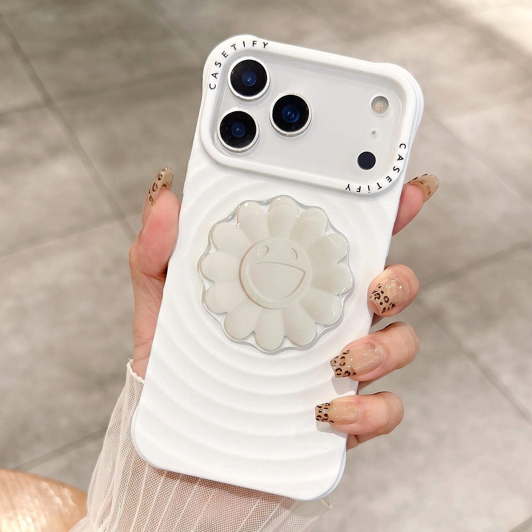Ốp Lưng Iphone Vân Gợn Sóng Đính Charm Nổi 3D Hoa Mặt Cười Chống Sốc