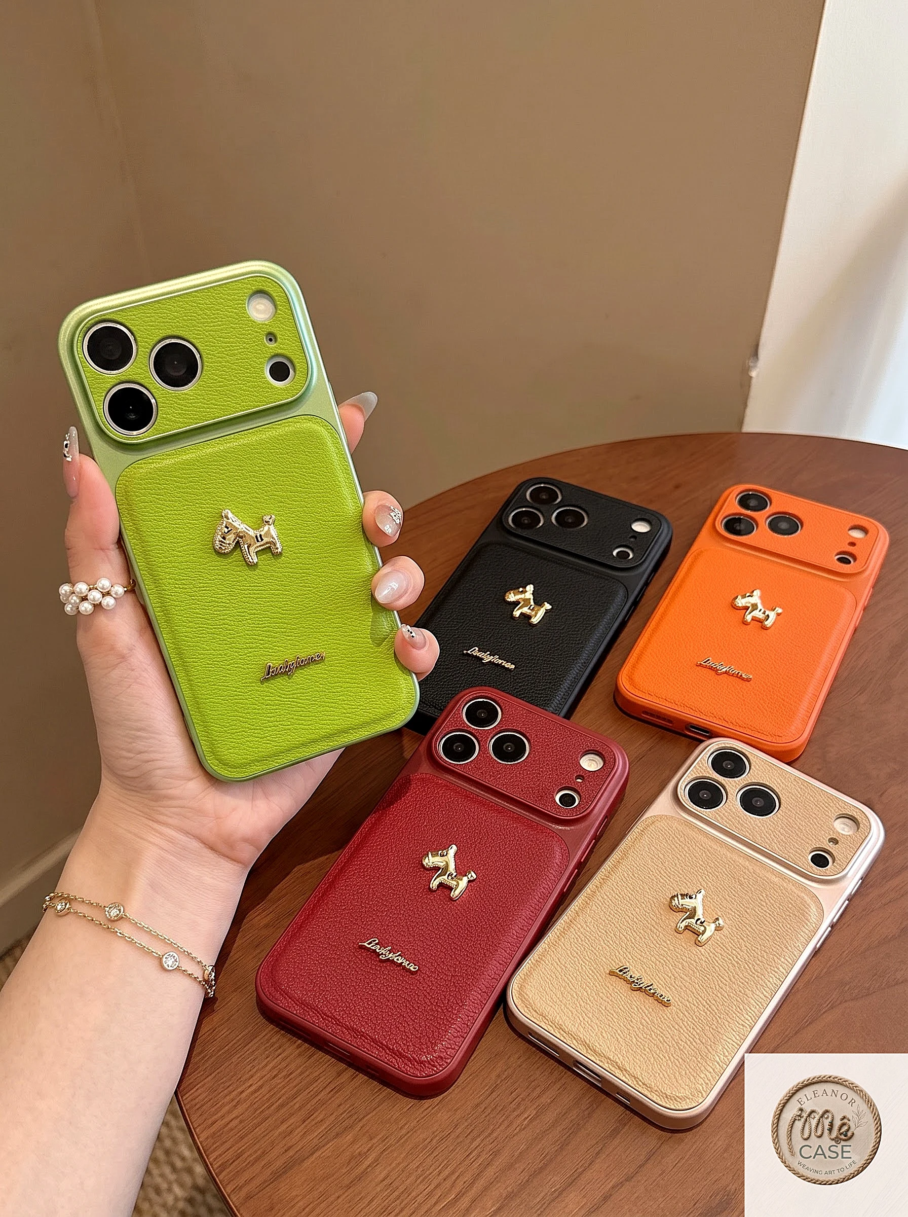 MÃ 97. Ốp Lưng Iphone_ Ốp Da Cao Cấp Độ Full Camera 17Promax - Mẫu Ngựa Nhỏ Chữ Luckyhorse