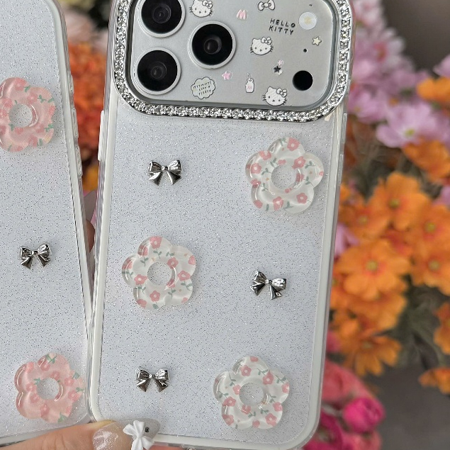 Ốp Lưng Iphone Nhũ Lấp Lánh Đính Hoa Trà & Nơ Bạc Sang Trọng