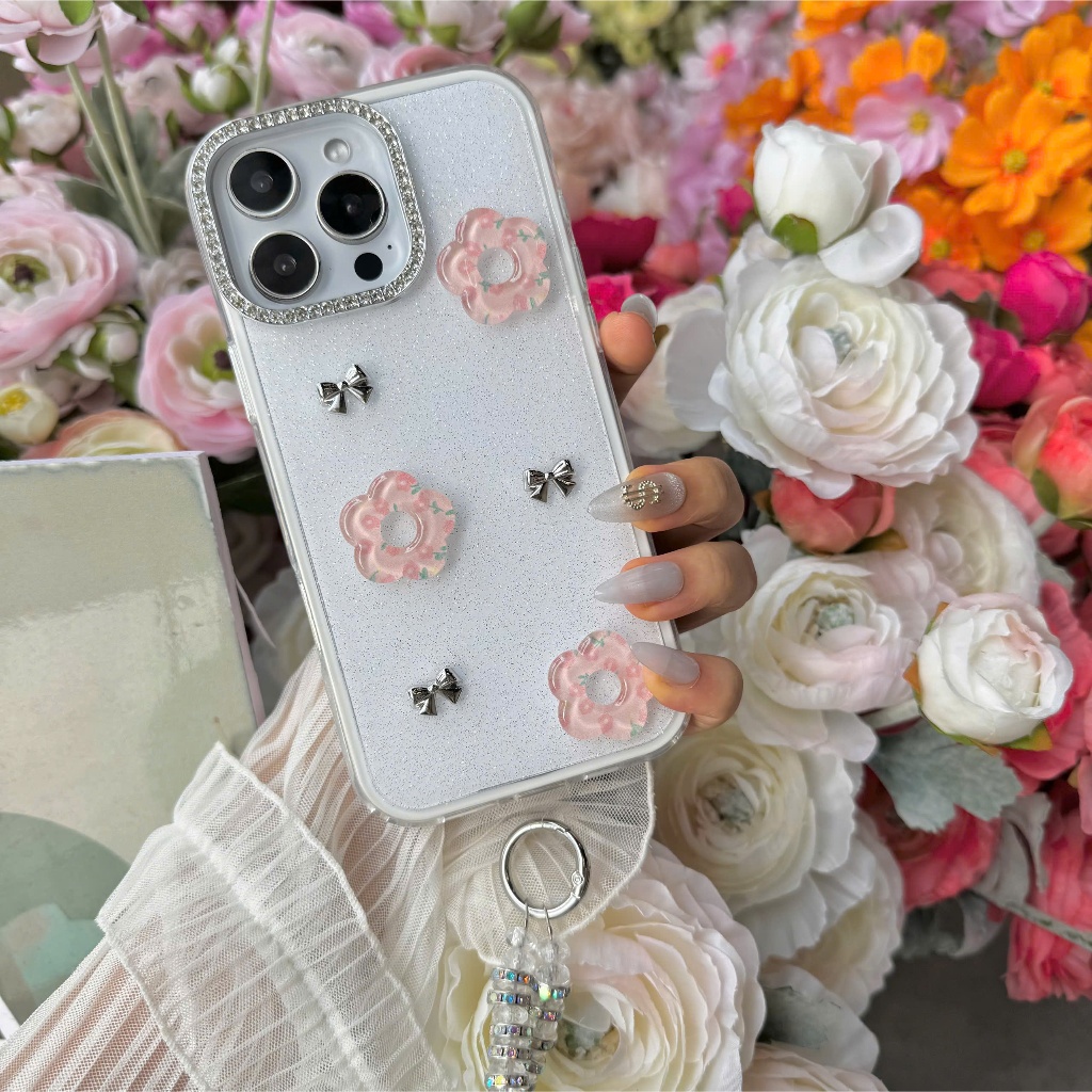 Ốp Lưng Iphone Nhũ Lấp Lánh Đính Hoa Trà & Nơ Bạc Sang Trọng