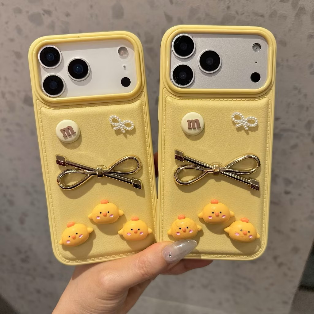 Ốp lưng Iphone màu vàng Bơ sang trọng đính charm