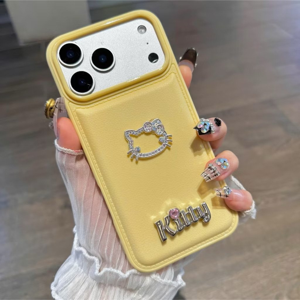 Ốp lưng Iphone màu vàng Bơ sang trọng đính charm