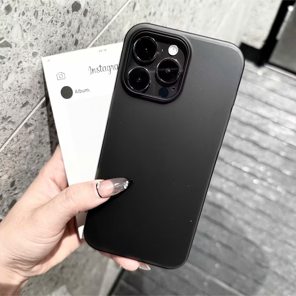 Ốp Lưng IPHONE Cứng Nhám Mờ (Frosted Matte) đỉnh cao của sự tối giản và sang trọng