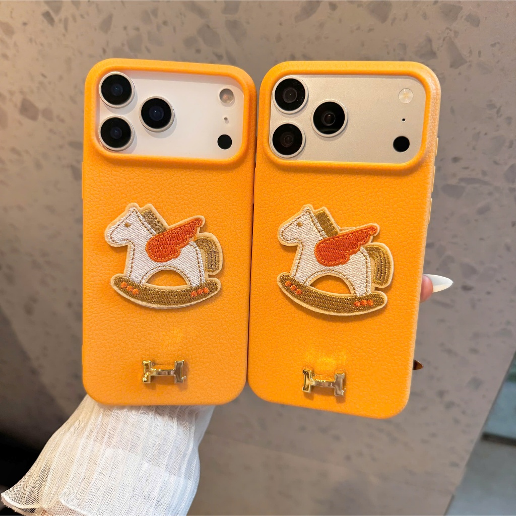 🎠 Ốp Lưng Iphone Ngựa Gỗ Hoàng Gia - Sang Trọng Quý Phái & Nổi Bật ✨